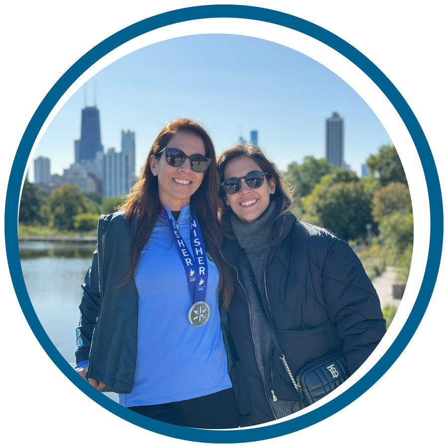 Ediana com uma cliente maratonista em Chicago